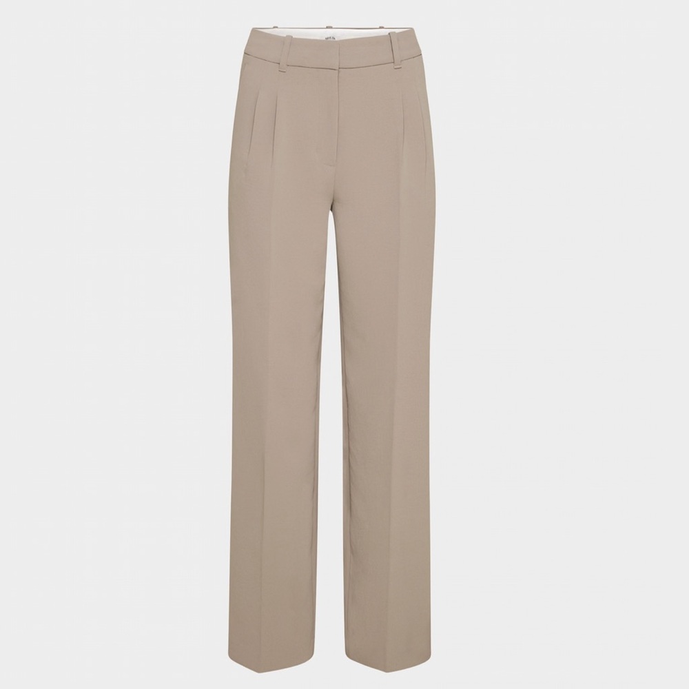 Aritzia NWT Effortless Pant in Turner Taupe Short